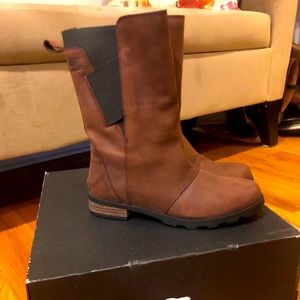 Sorel Chelsea mid calf boots